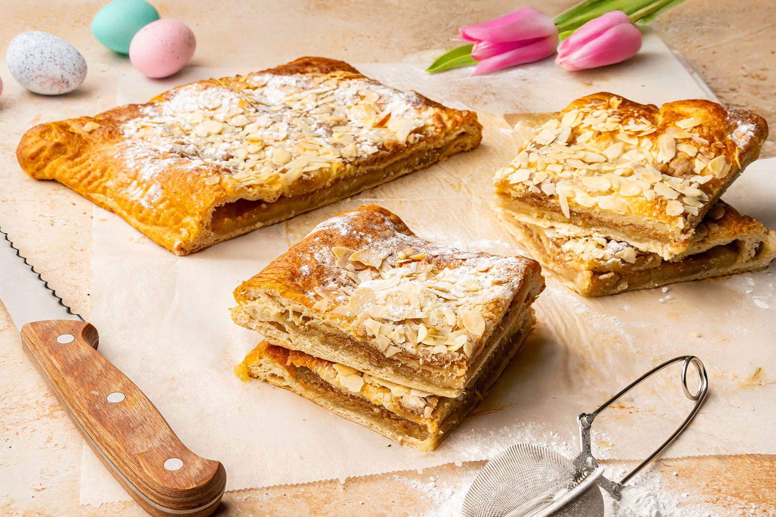 Gevuld Brood Met Amandelspijs En Kaneel