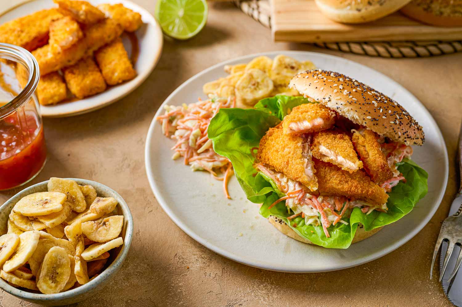 Broodje vissticks met salade