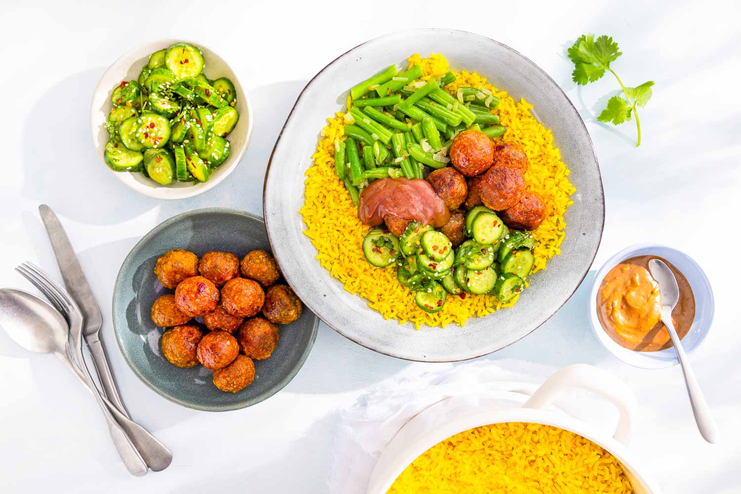 KNEED & KLAAR GEMAKBALLEN Indisch Gekruid Krokante Gemakballen Met Gele Rijst 2