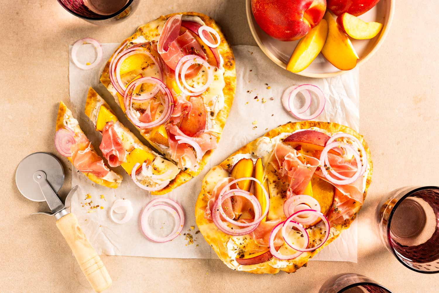 WSB Napoli Naanpizza Met Nectarine En Prosciutto 2