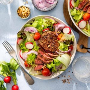 Zomerse salade met chimichurri biefstuk