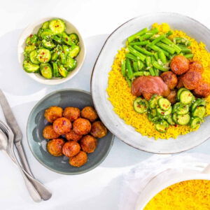 Krokante gemakballen met gele rijst