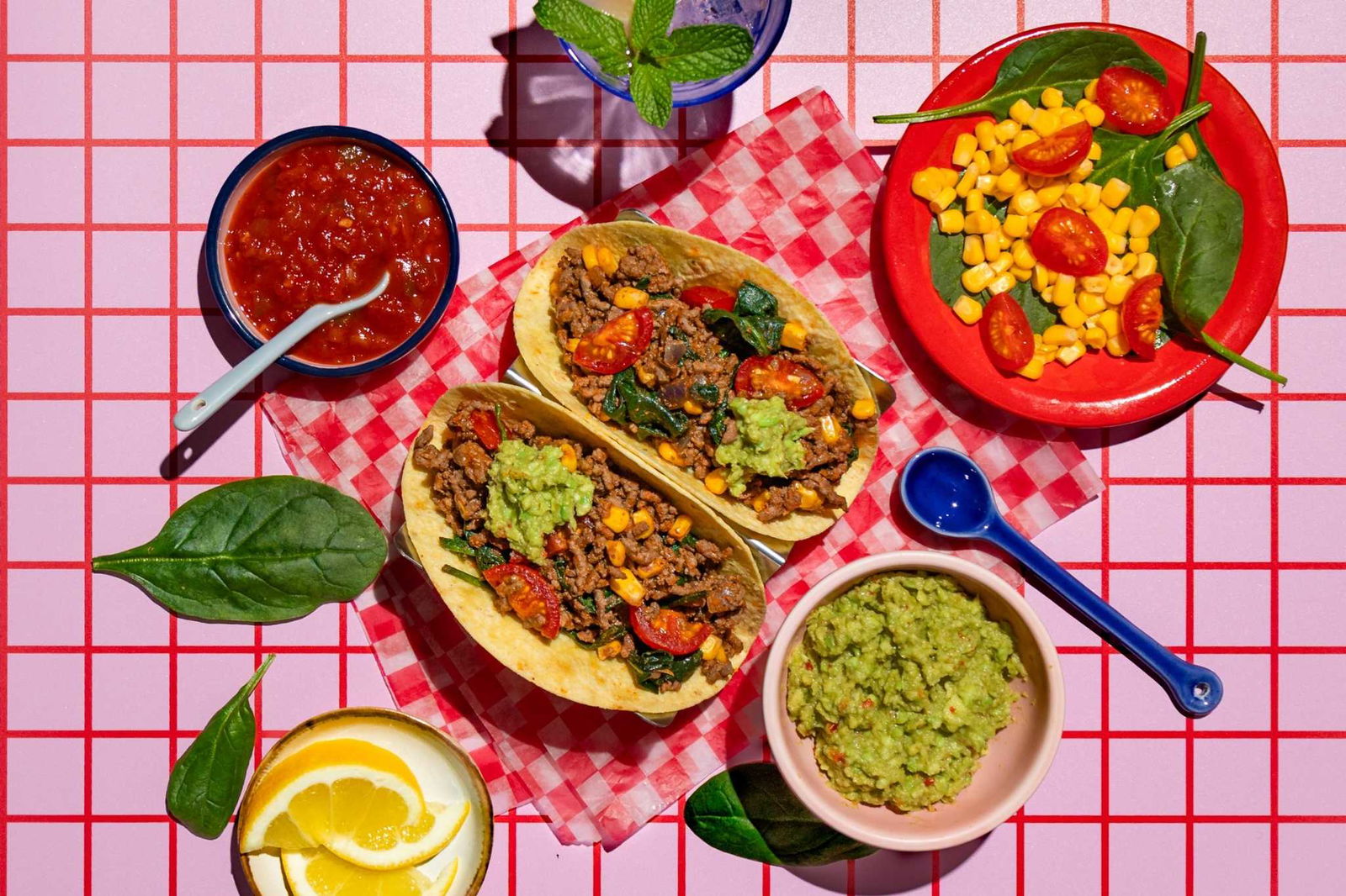 Gehakt Taco's Met Tomaat, Maïs, Spinazie En Guacamole