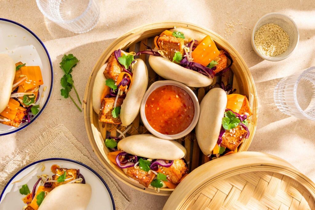 bao buns met gemarineerde tofu