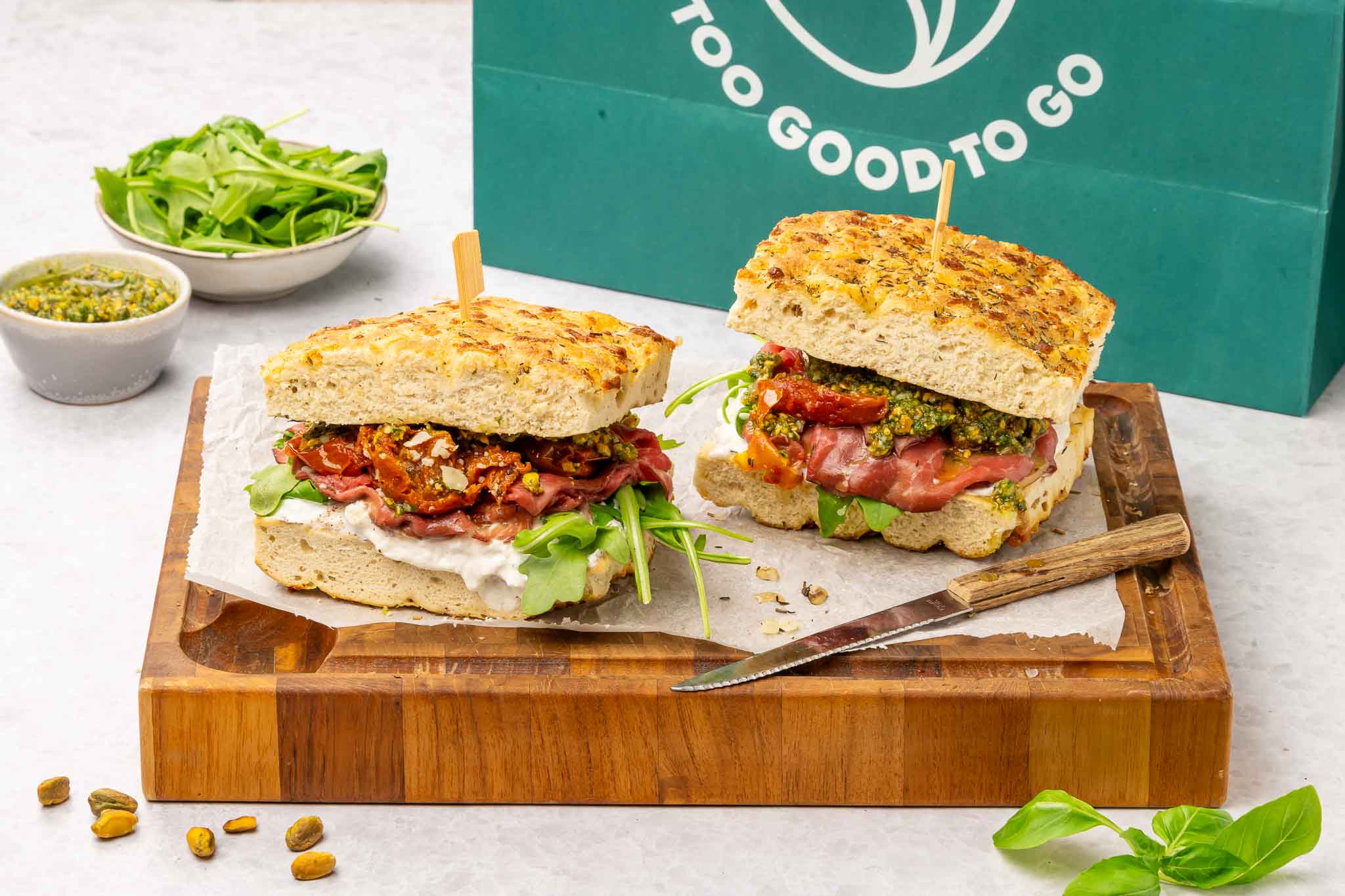 Focaccia Sandwich Met Pistache Pesto, Burrata En Rosbief4