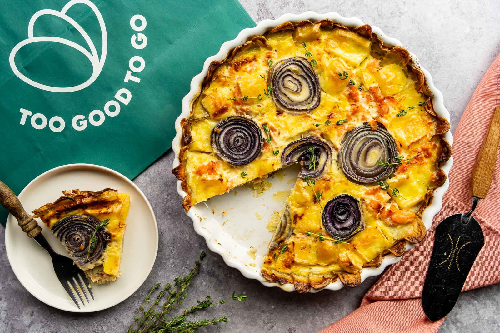 Aardappelkorst Quiche Met Zalm En Rode Ui2