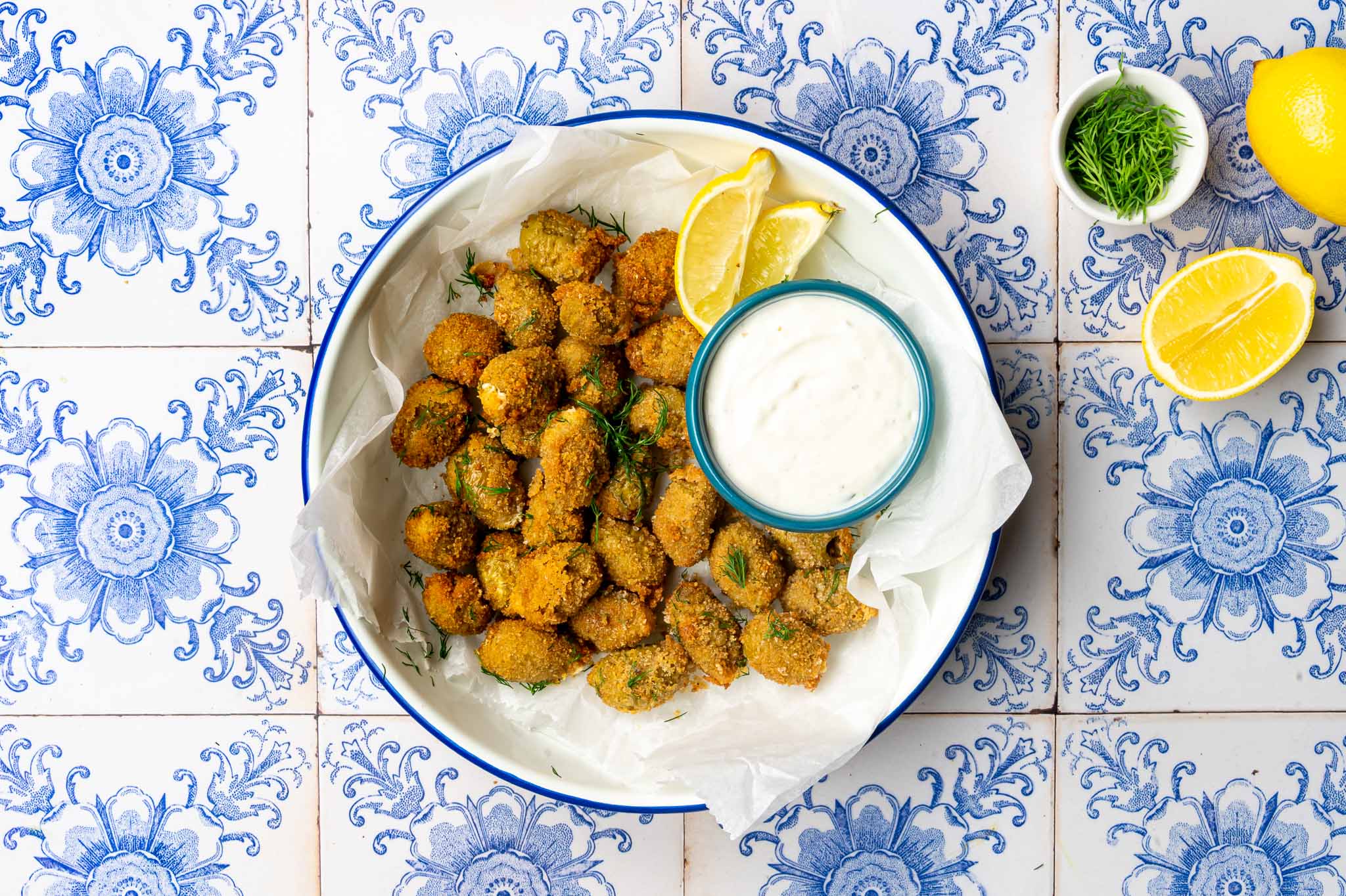 Krokante Gevulde Olijven Met Tzatziki