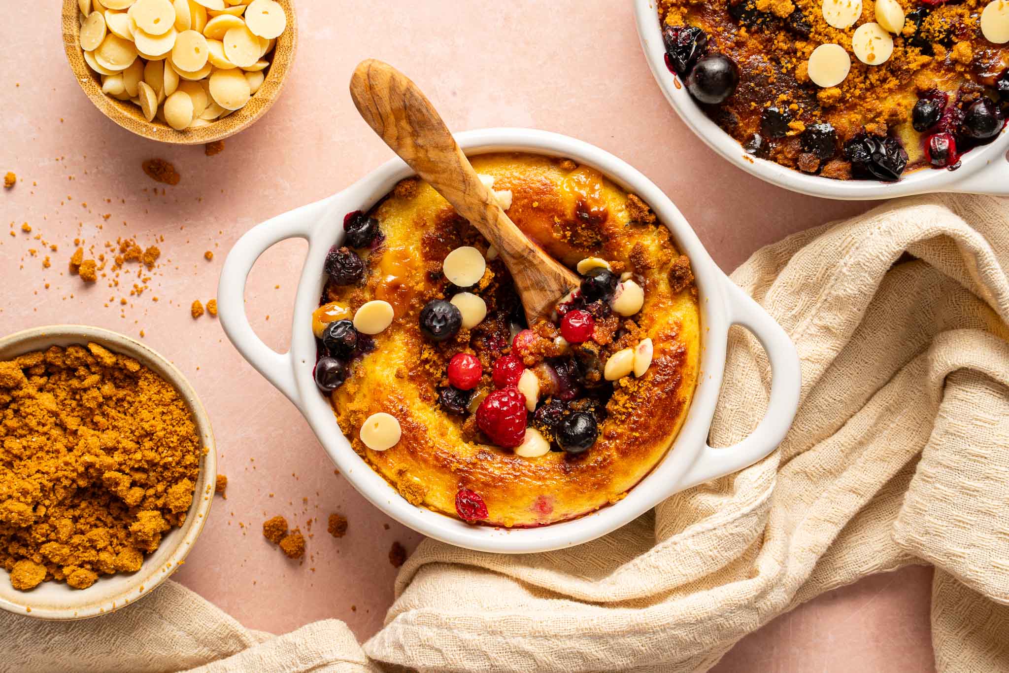 Pancake Bowl Met Bosvruchten En Witte Chocolade1