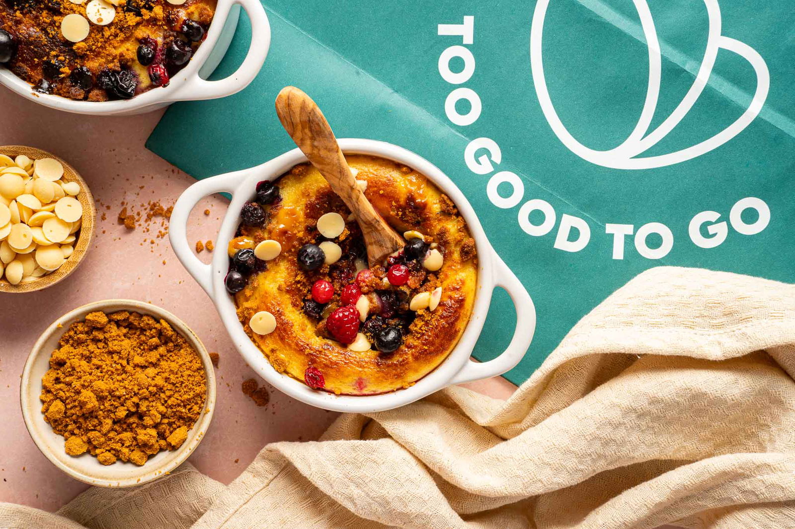 Pancake Bowl Met Bosvruchten En Witte Chocolade2