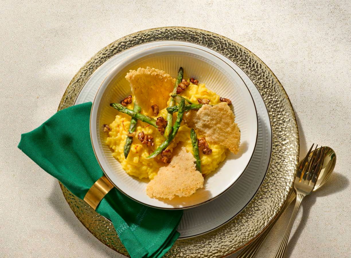 Low Res Risotto Met Saffraan, Groene Asperges En Kaascracker