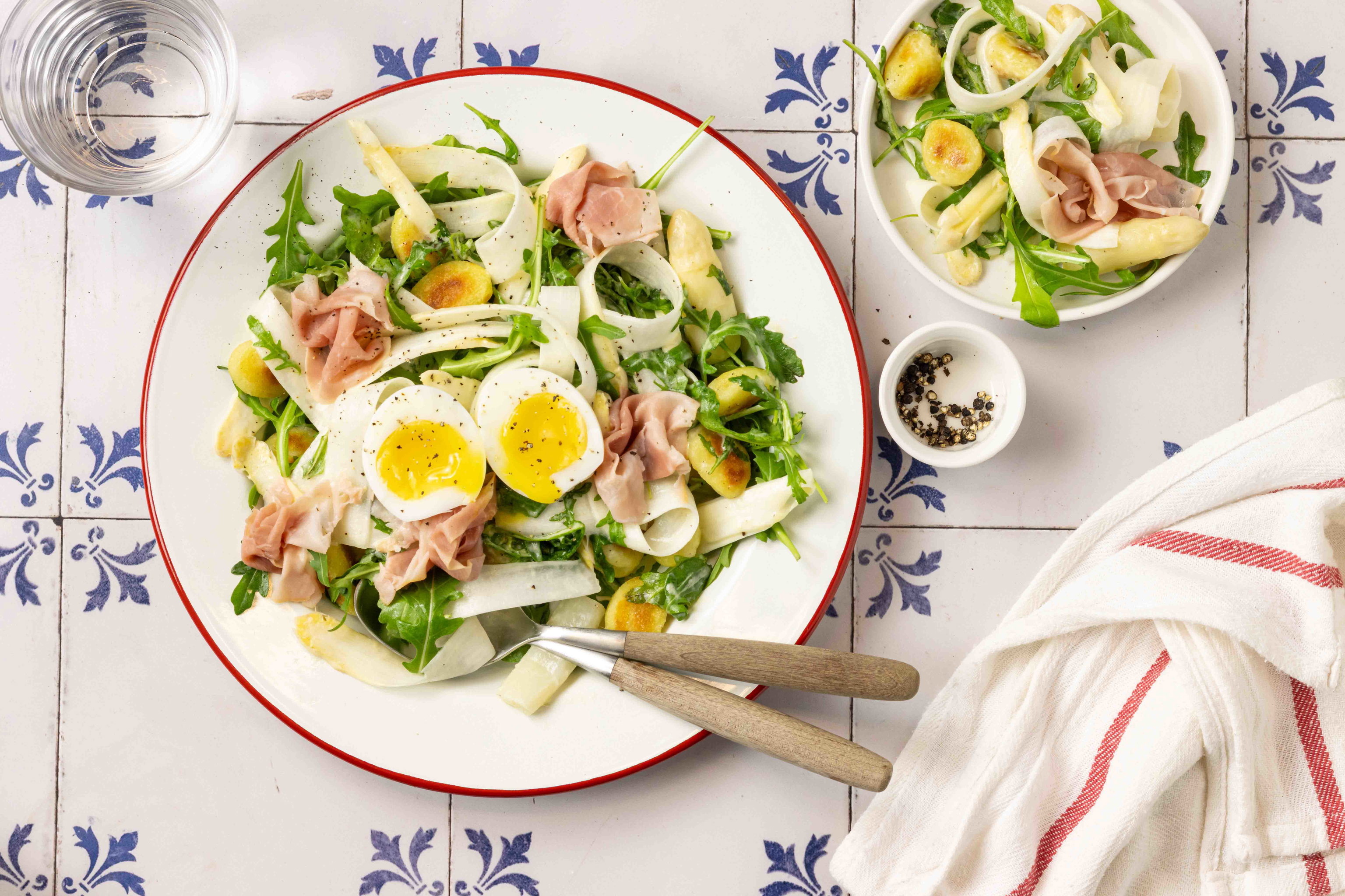 Lentesalade met witte asperges en gnocchi