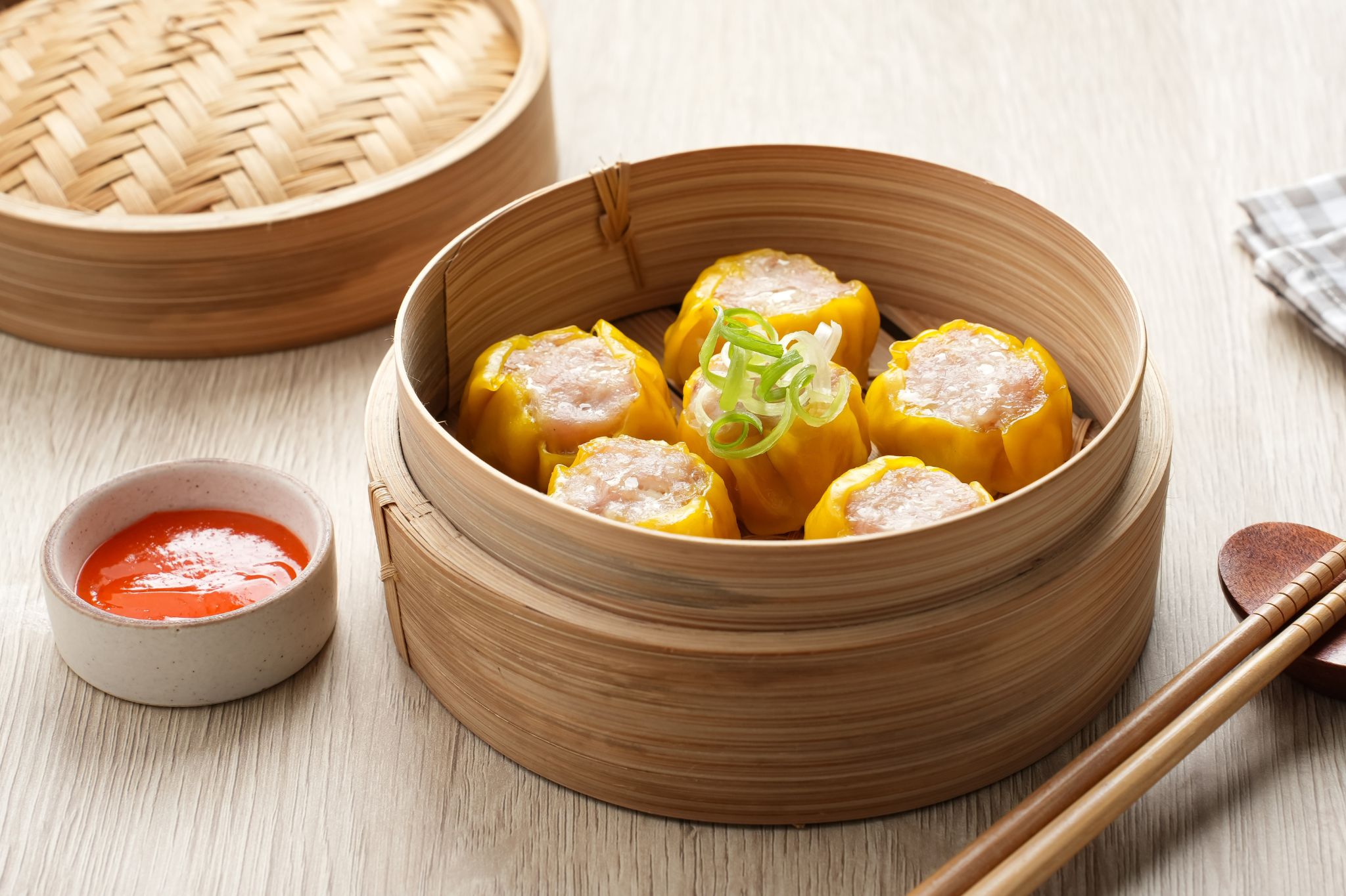 dumpling in bamboo bakje